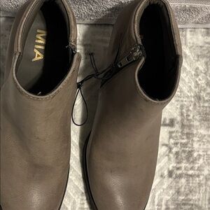 MIA women’s Brown Leather Boots